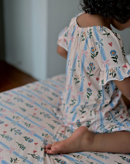 Bows &amp; Petals Crib Sheet