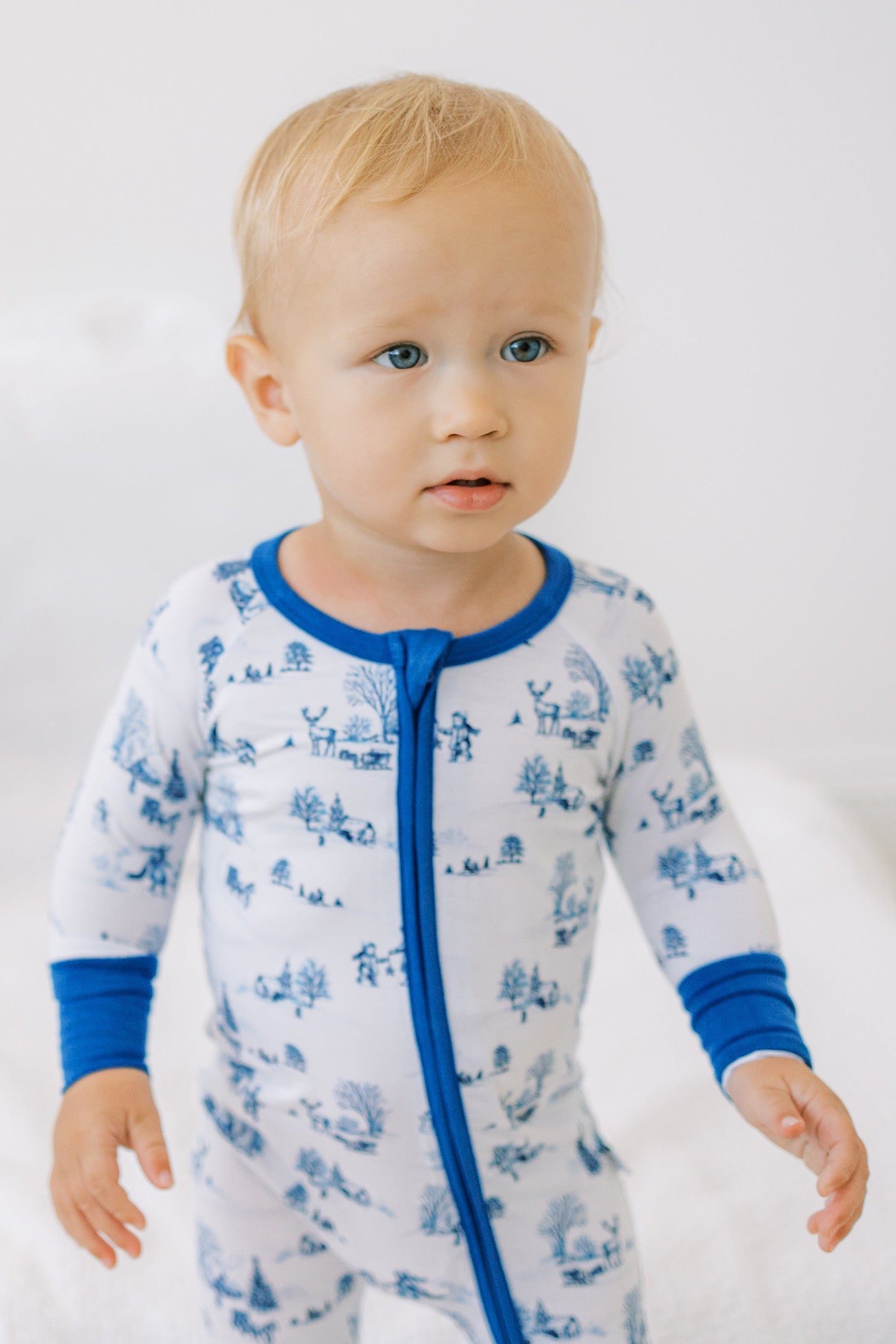 Snowy Day - Long Sleeve Zippies - GettCozy