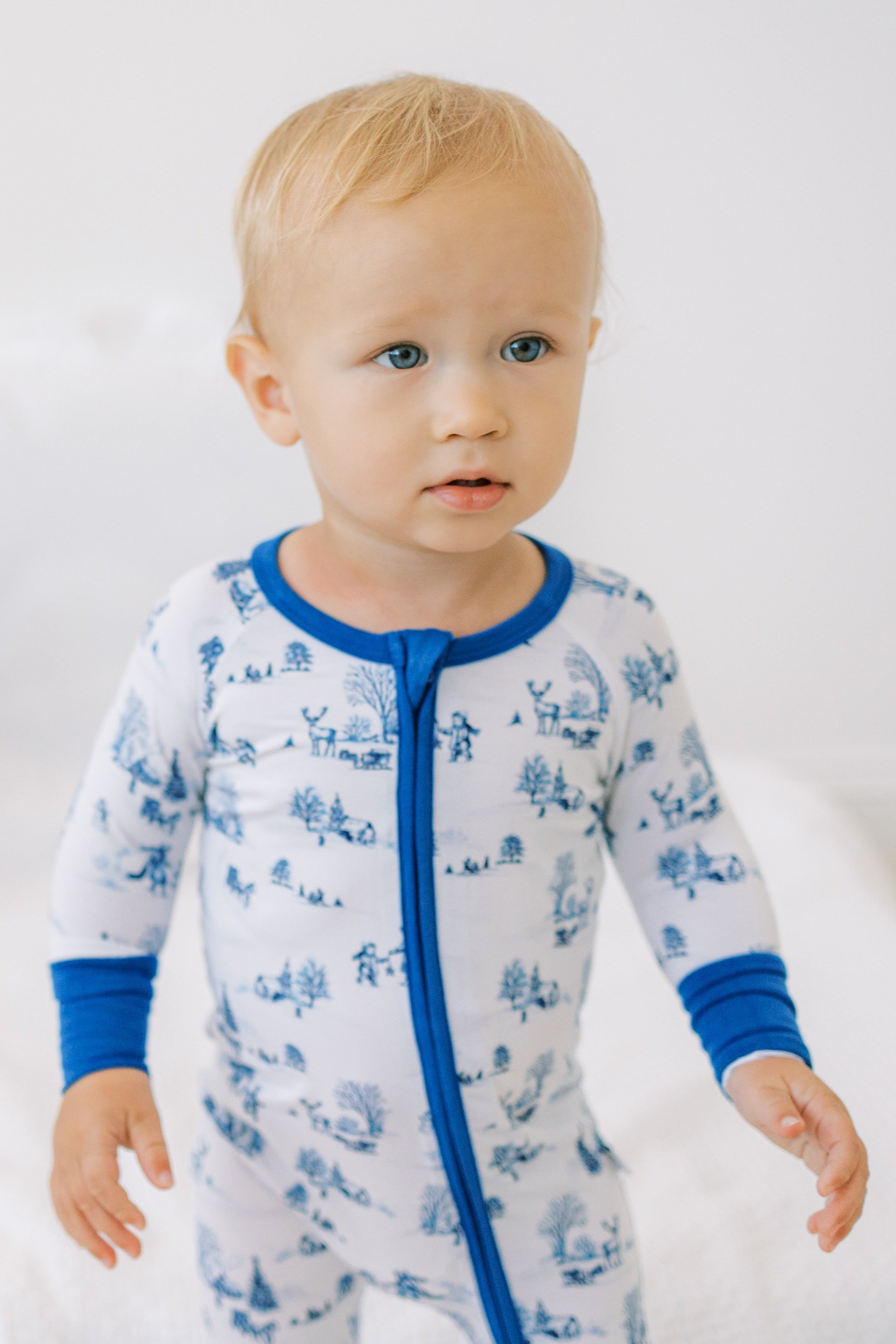 Snowy Day - Long Sleeve Zippies - GettCozy