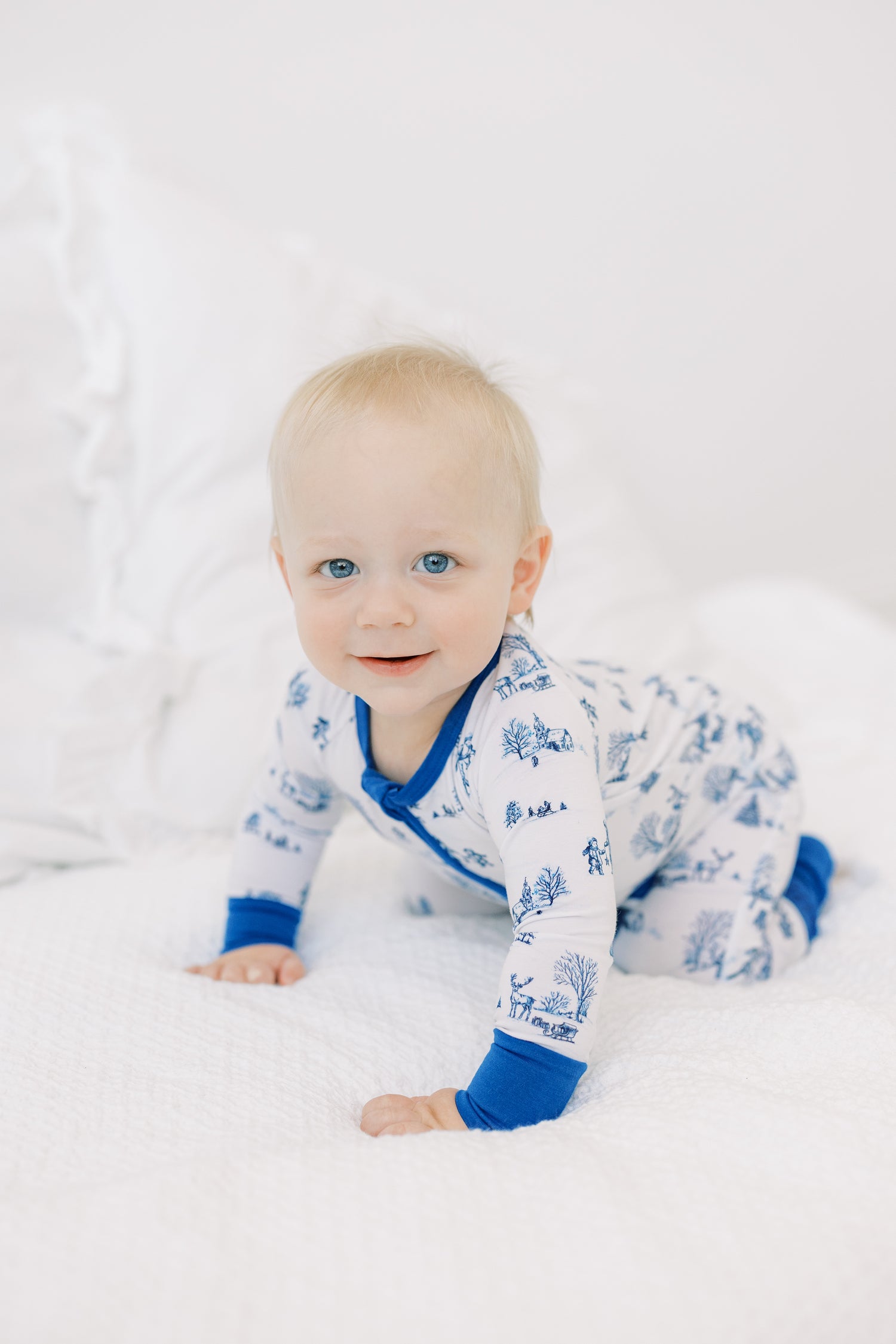 Snowy Day - Long Sleeve Zippies - GettCozy